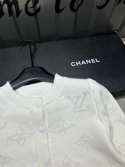 LV四つ葉のクローバー透かし彫りプリントウールカーディガン【50％割引+送料無料】