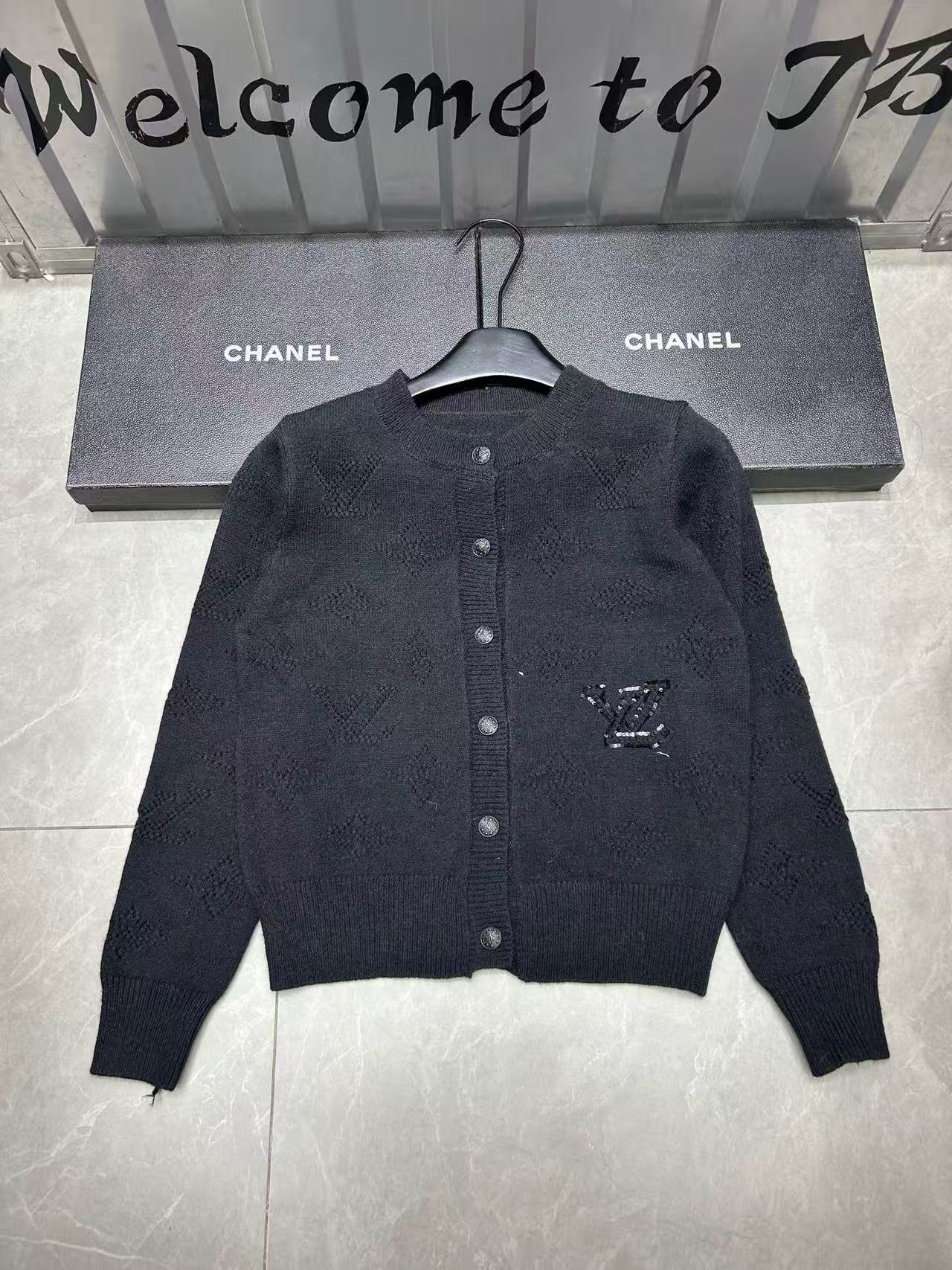 LV四つ葉のクローバー透かし彫りプリントウールカーディガン【50％割引+送料無料】