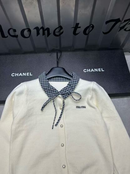 M1UM1U レースアップウールパールカーディガン【50％割引+送料無料】