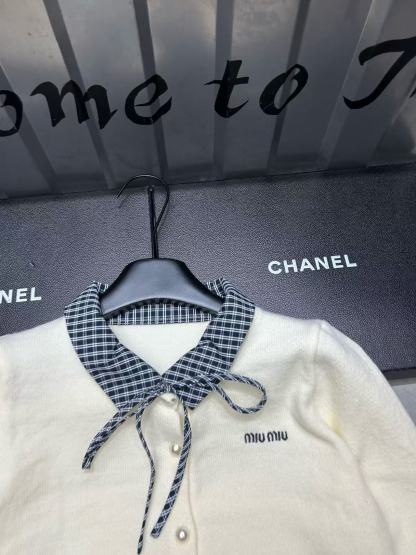 M1UM1U レースアップウールパールカーディガン【50％割引+送料無料】