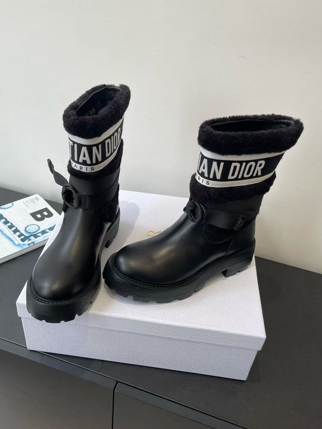 DIOR 高品質ウール レターアンクルブーツ【50％割引+送料無料】