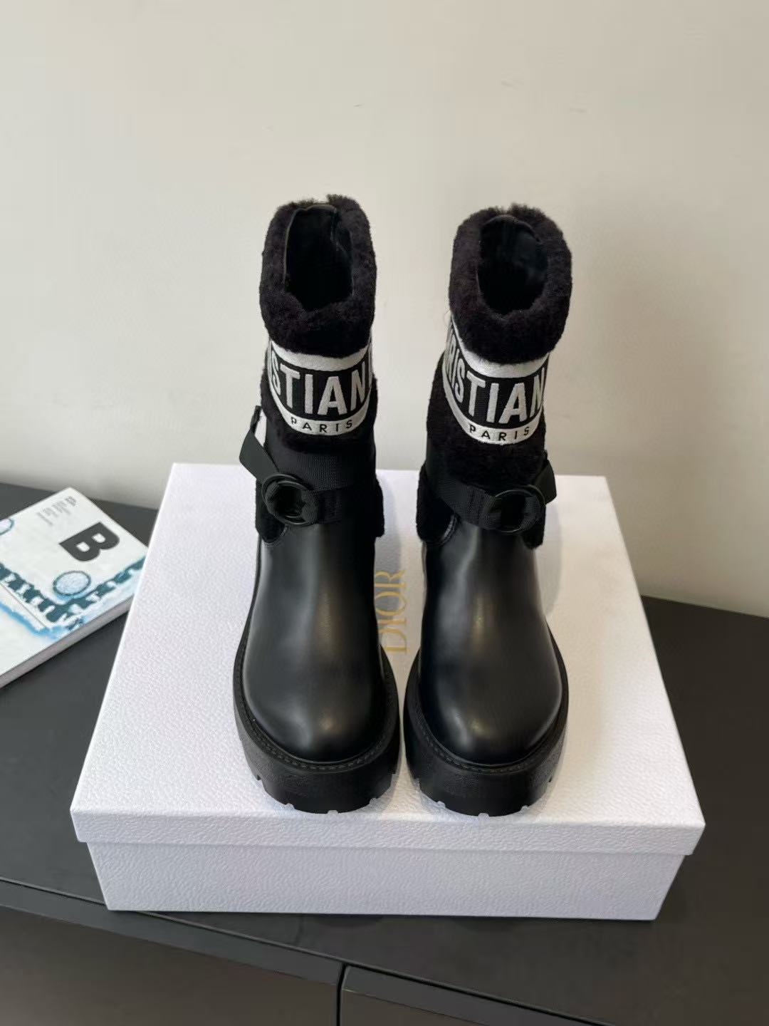 DIOR 高品質ウール レターアンクルブーツ【50％割引+送料無料】