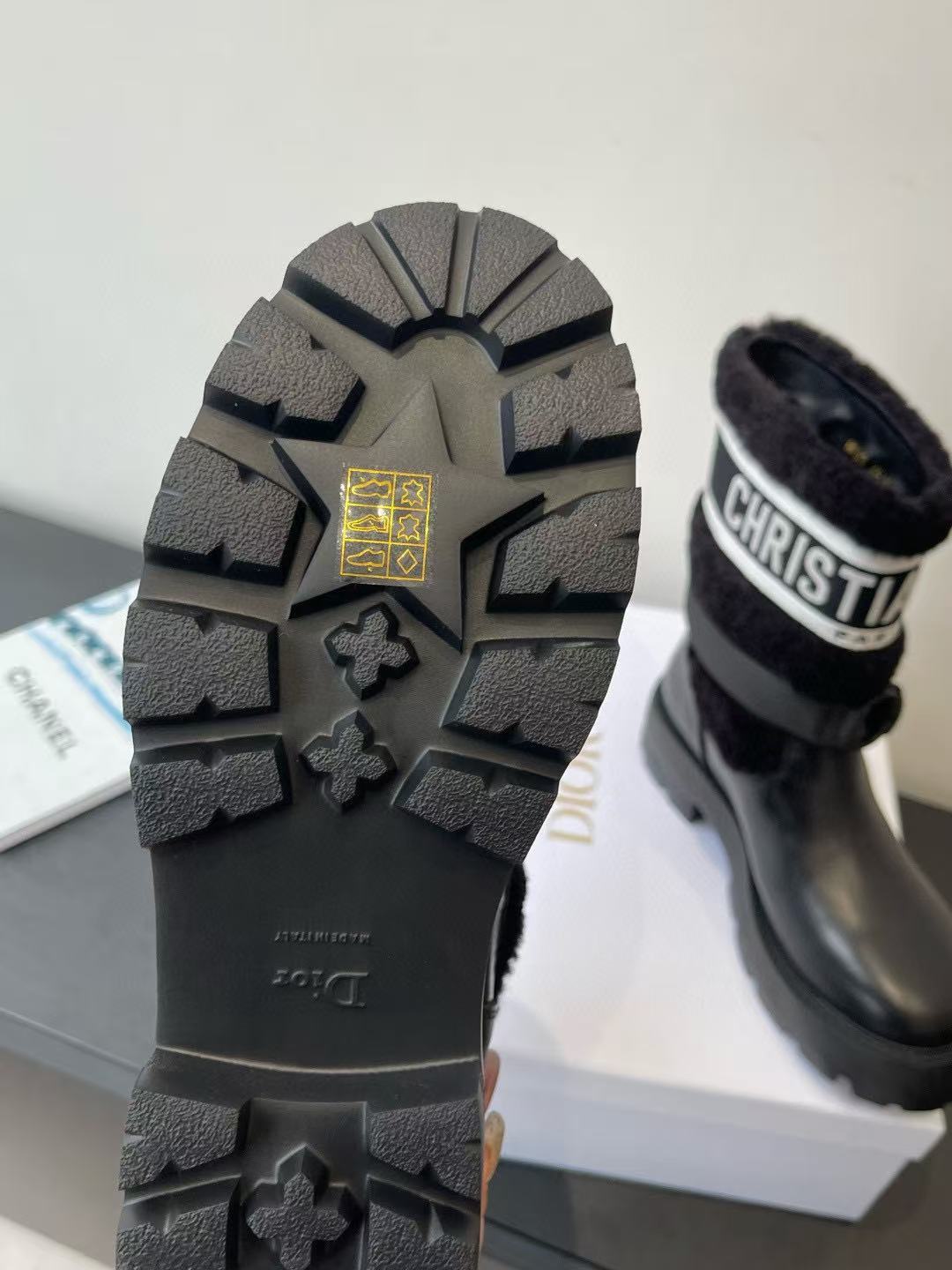 DIOR 高品質ウール レターアンクルブーツ【50％割引+送料無料】