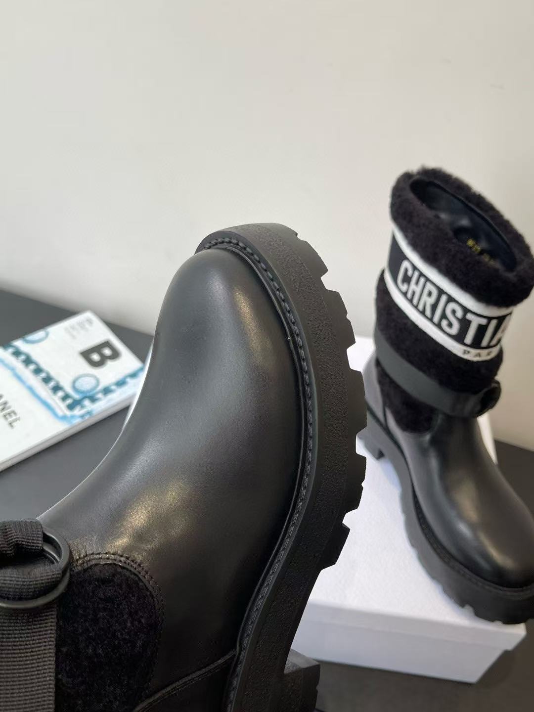 DIOR 高品質ウール レターアンクルブーツ【50％割引+送料無料】