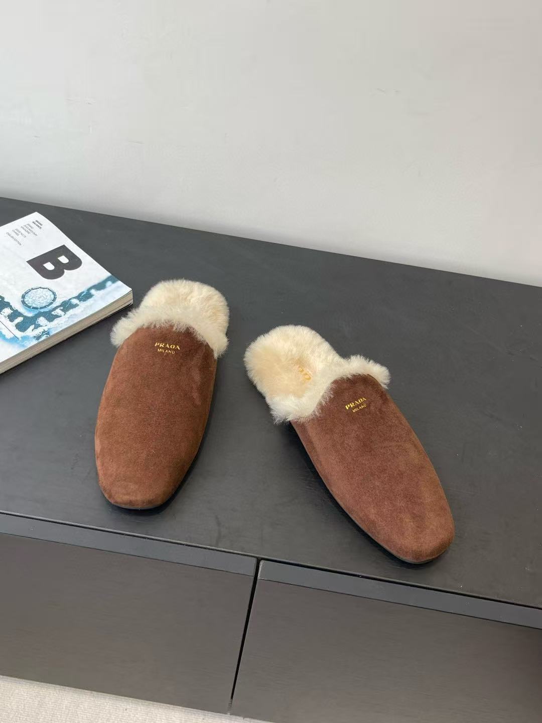 PR4DA 高品質本毛皮スリッパ【50％割引+送料無料】