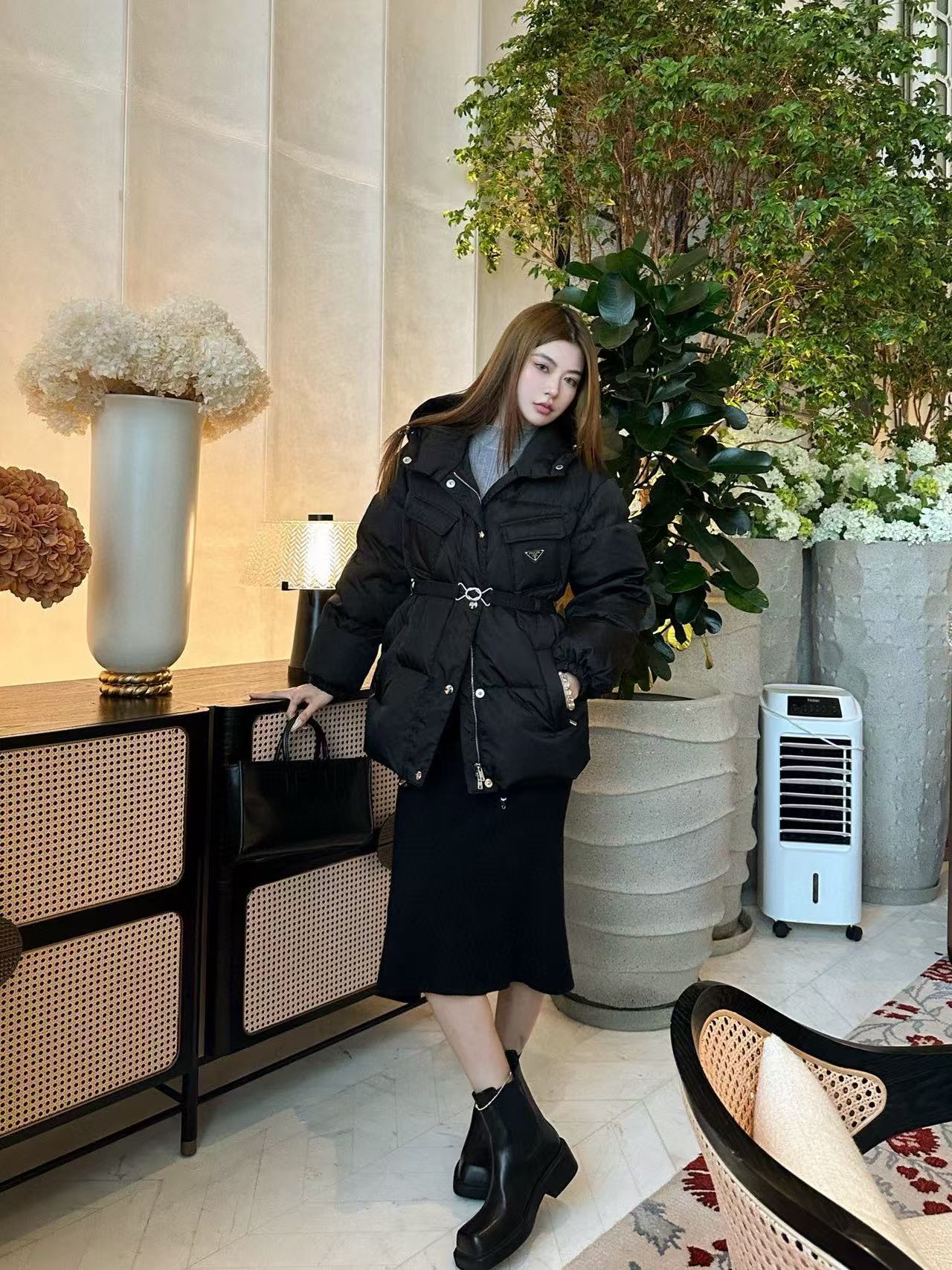 PR4DA フード付きトライアングルロゴダウンジャケット【50％割引+送料無料】