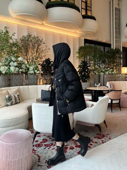 PR4DA フード付きトライアングルロゴダウンジャケット【50％割引+送料無料】