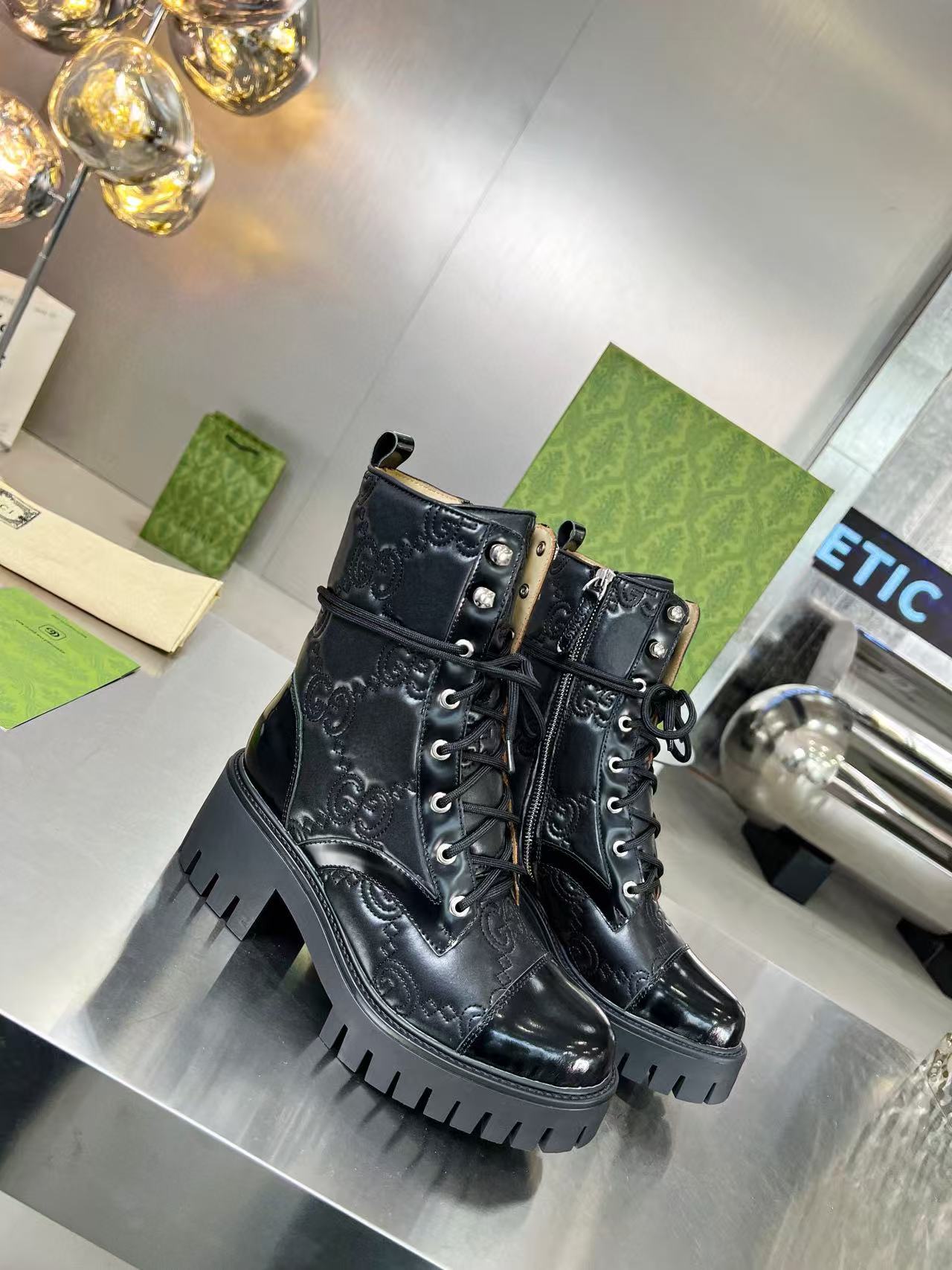 GUCC1 高品質ジャカードパテントレザーアンクルブーツ【50％割引+送料無料】