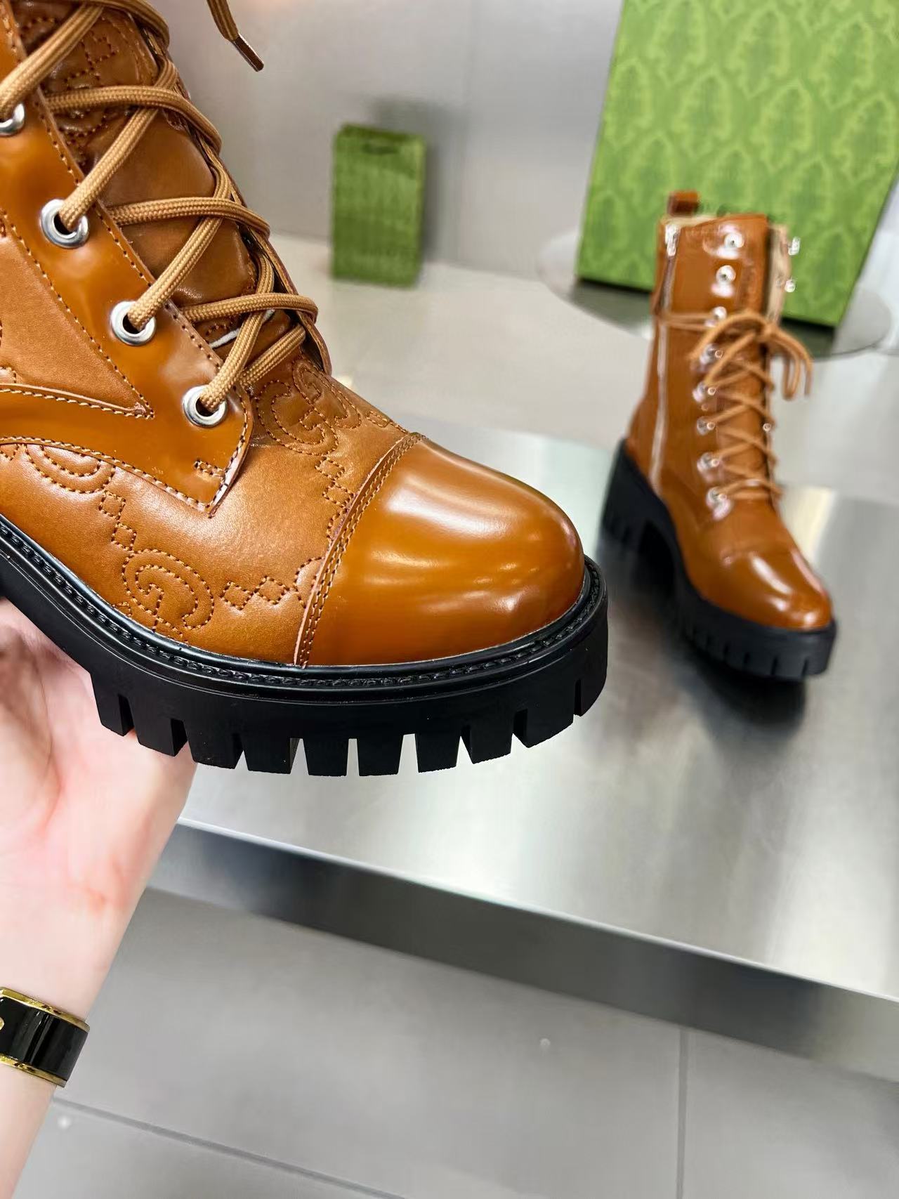 GUCC1 高品質ジャカードパテントレザーアンクルブーツ【50％割引+送料無料】