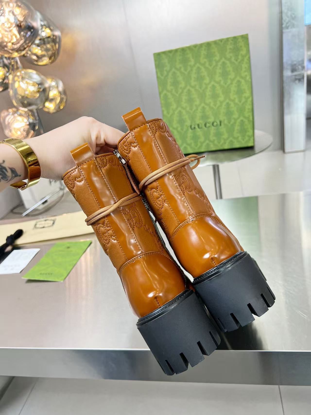 GUCC1 高品質ジャカードパテントレザーアンクルブーツ【50％割引+送料無料】