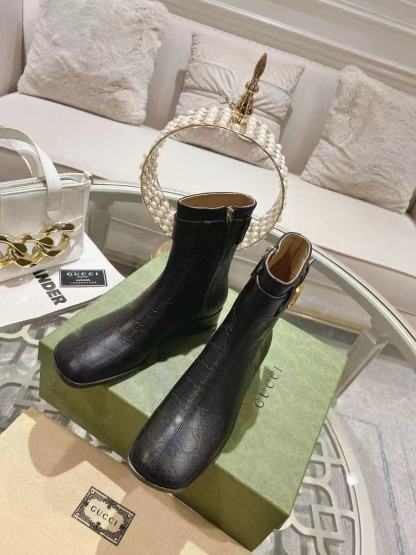 GUCC1 高品質エンボスレザーアンクルブーツ【50％割引+送料無料】