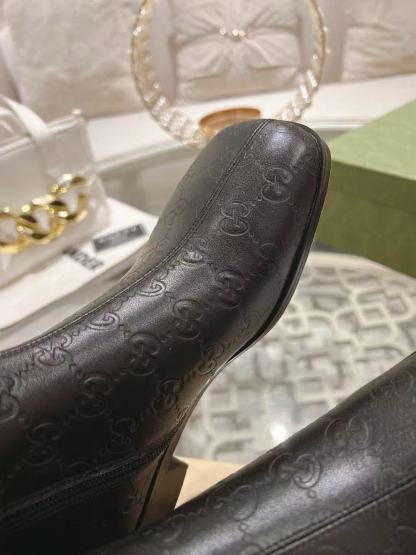 GUCC1 高品質エンボスレザーアンクルブーツ【50％割引+送料無料】