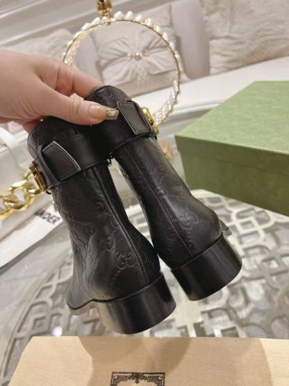 GUCC1 高品質エンボスレザーアンクルブーツ【50％割引+送料無料】