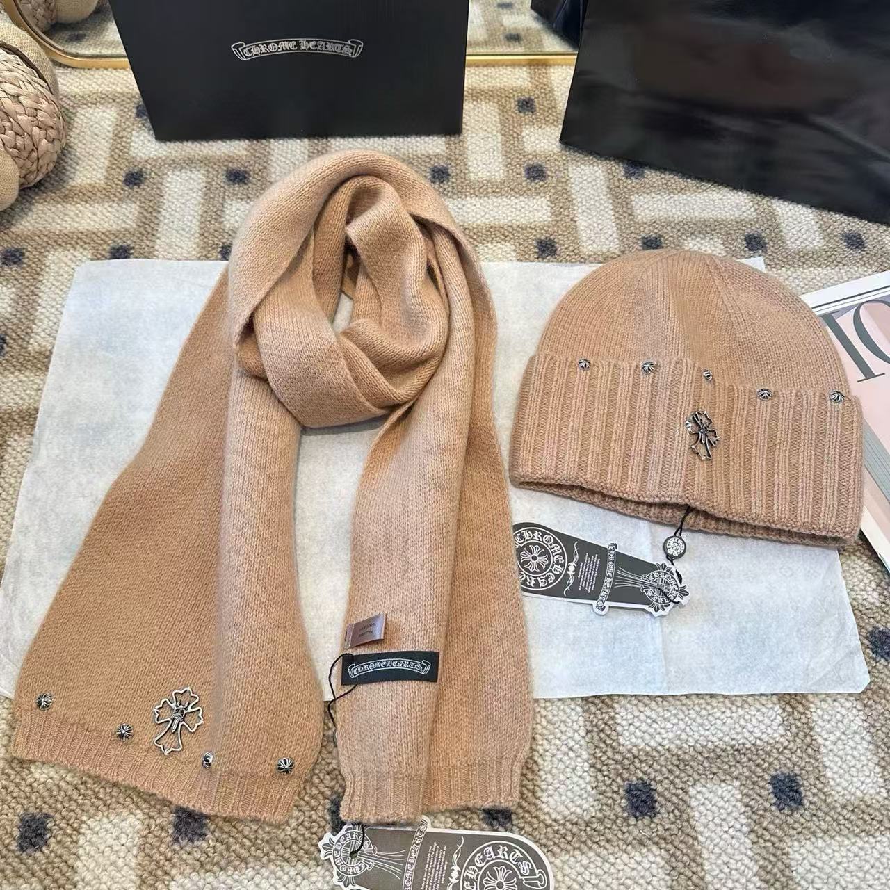 Chr0me Heartsウールの帽子とマフラーのツーピースセット【50％割引+送料無料】