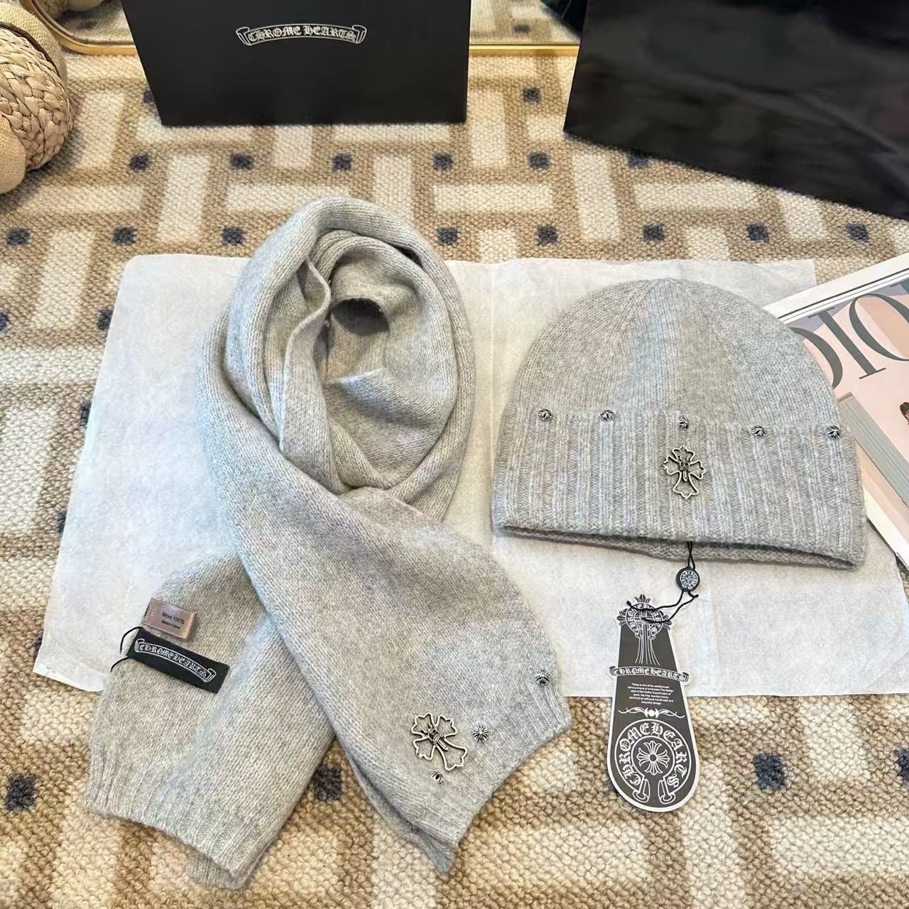 Chr0me Heartsウールの帽子とマフラーのツーピースセット【50％割引+送料無料】