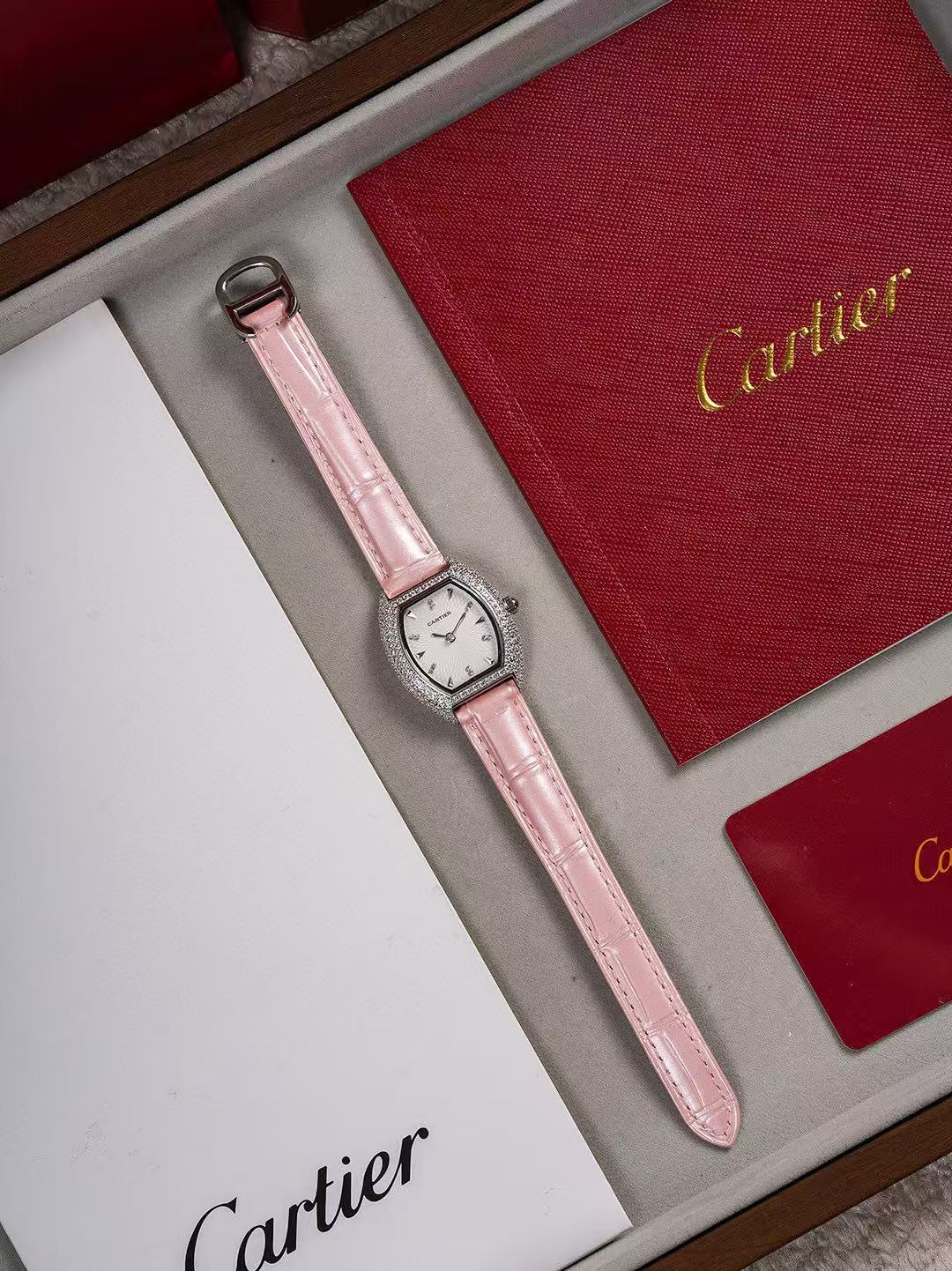 P1AGET ダイヤモンドセット レザーストラップ レディースウォッチ【50％割引+送料無料】