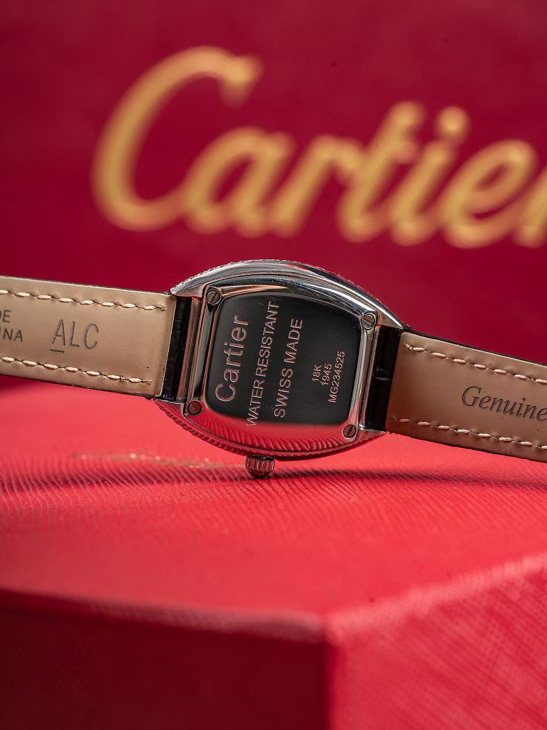 P1AGET ダイヤモンドセット レザーストラップ レディースウォッチ【50％割引+送料無料】