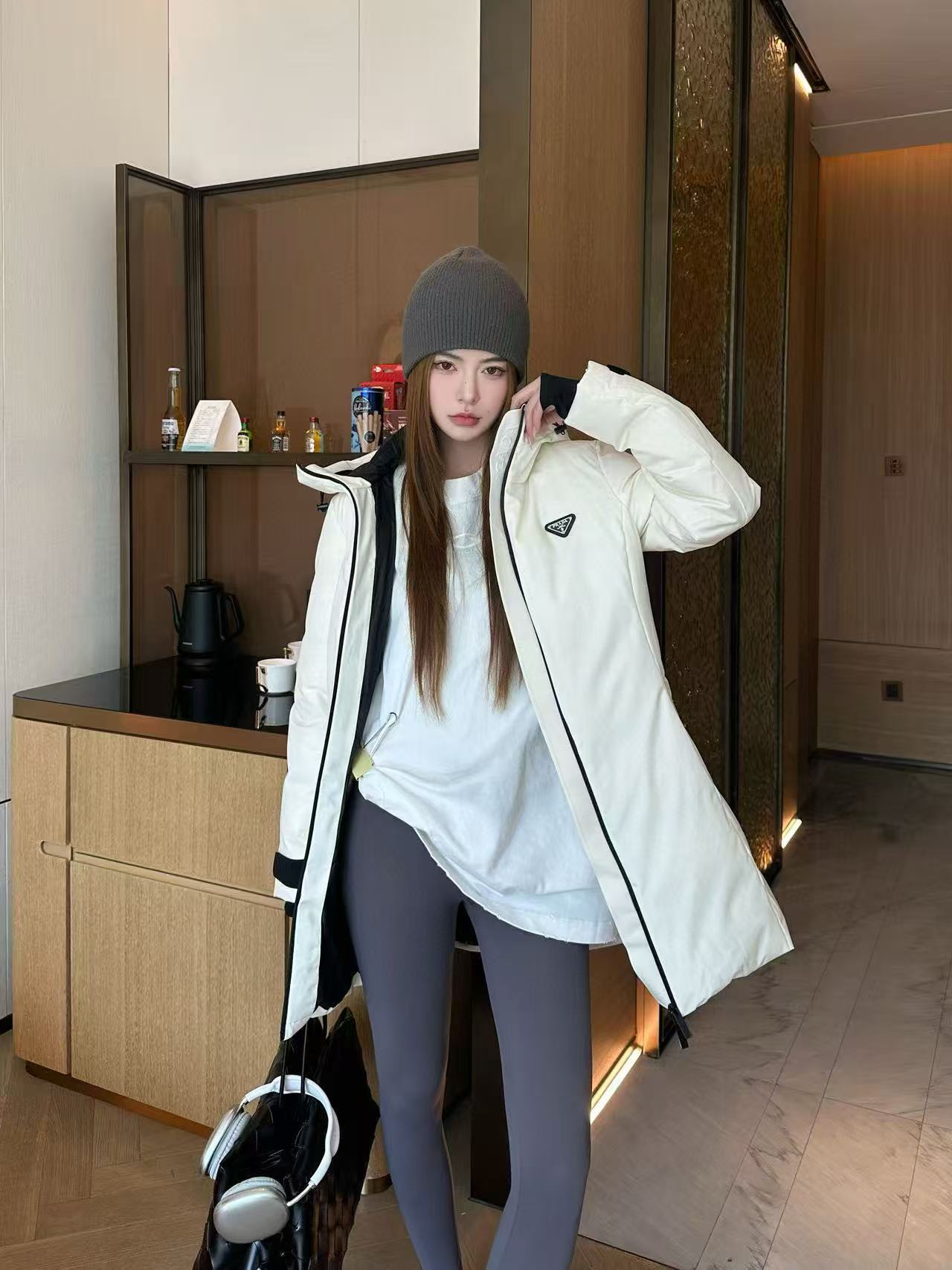 PR4DA フード付きトライアングルロゴダウンジャケット【50％割引+送料無料】