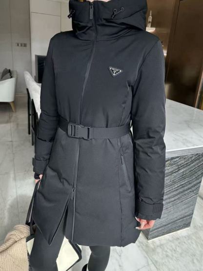 PR4DA フード付きトライアングルロゴダウンジャケット【50％割引+送料無料】