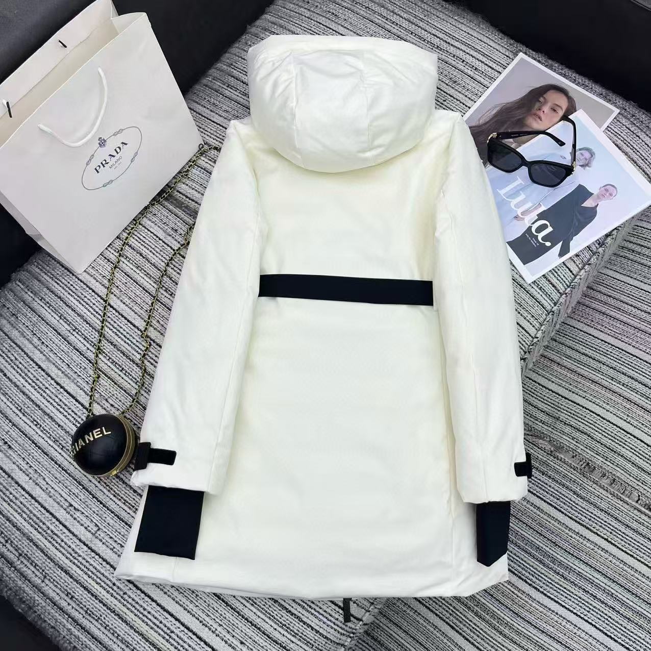 PR4DA フード付きトライアングルロゴダウンジャケット【50％割引+送料無料】