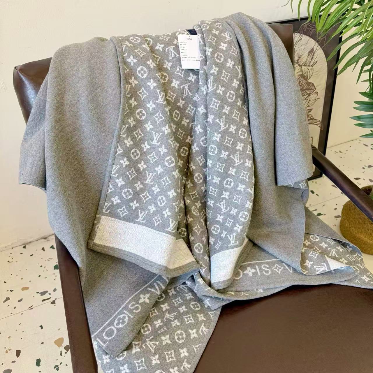 LVカシミアショールケープ【50％割引+送料無料】
