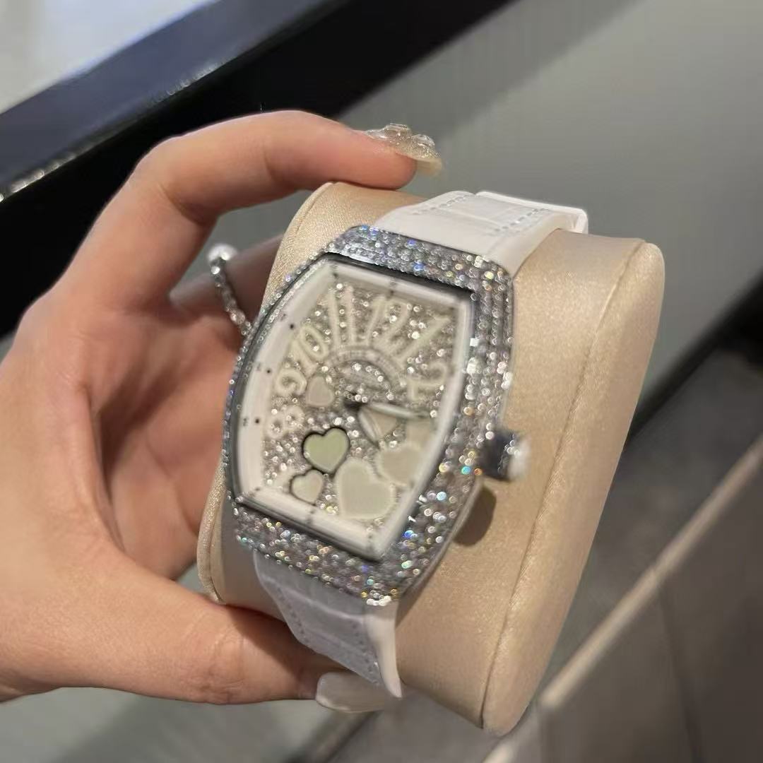 Frank Mul1erバレル型のダイヤモンドがちりばめられたレディース腕時計【50％割引+送料無料】