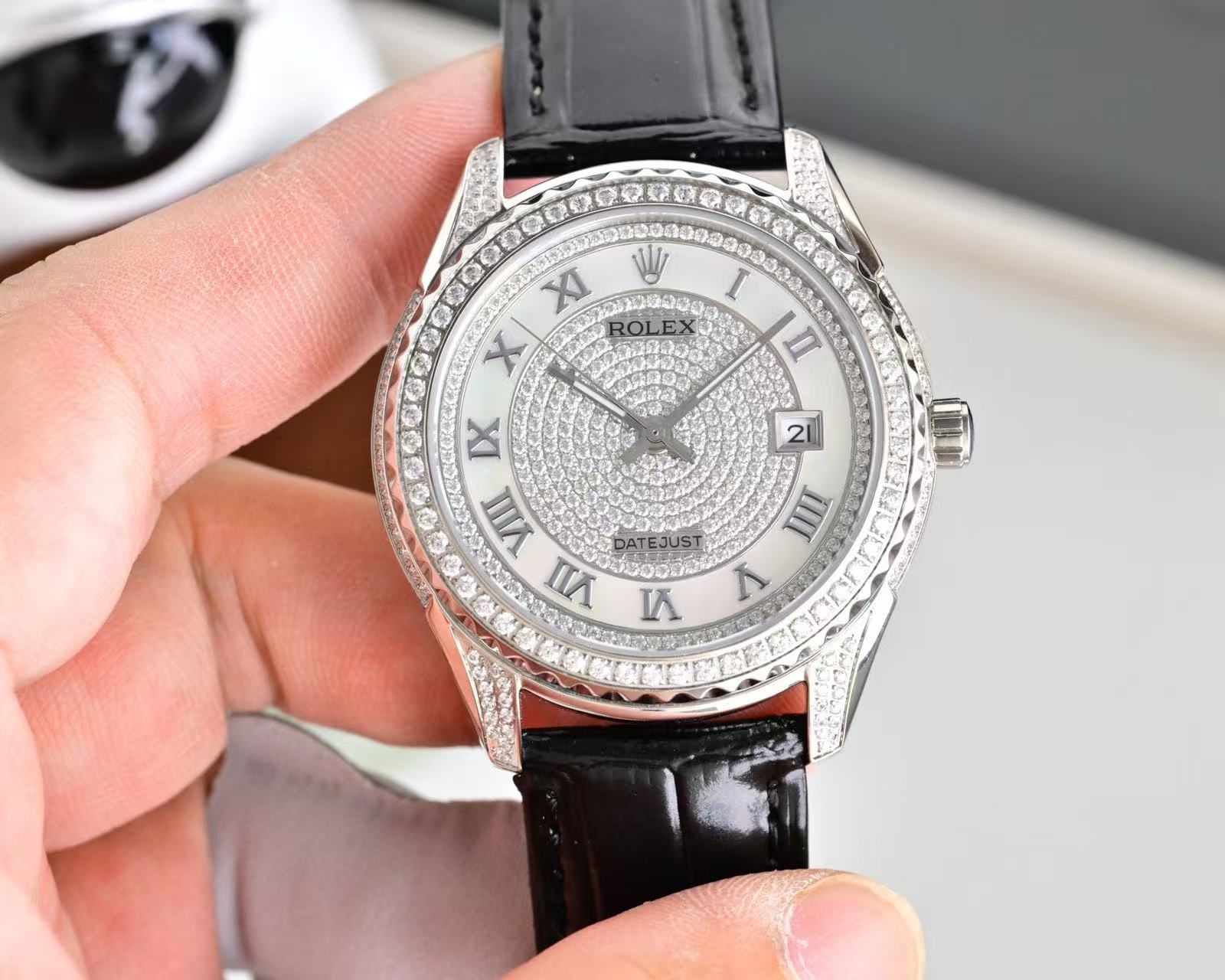 【RO1EX】高品質ダイヤモンドスタッズレザーストラップメンズウォッチ【50％割引+送料無料】