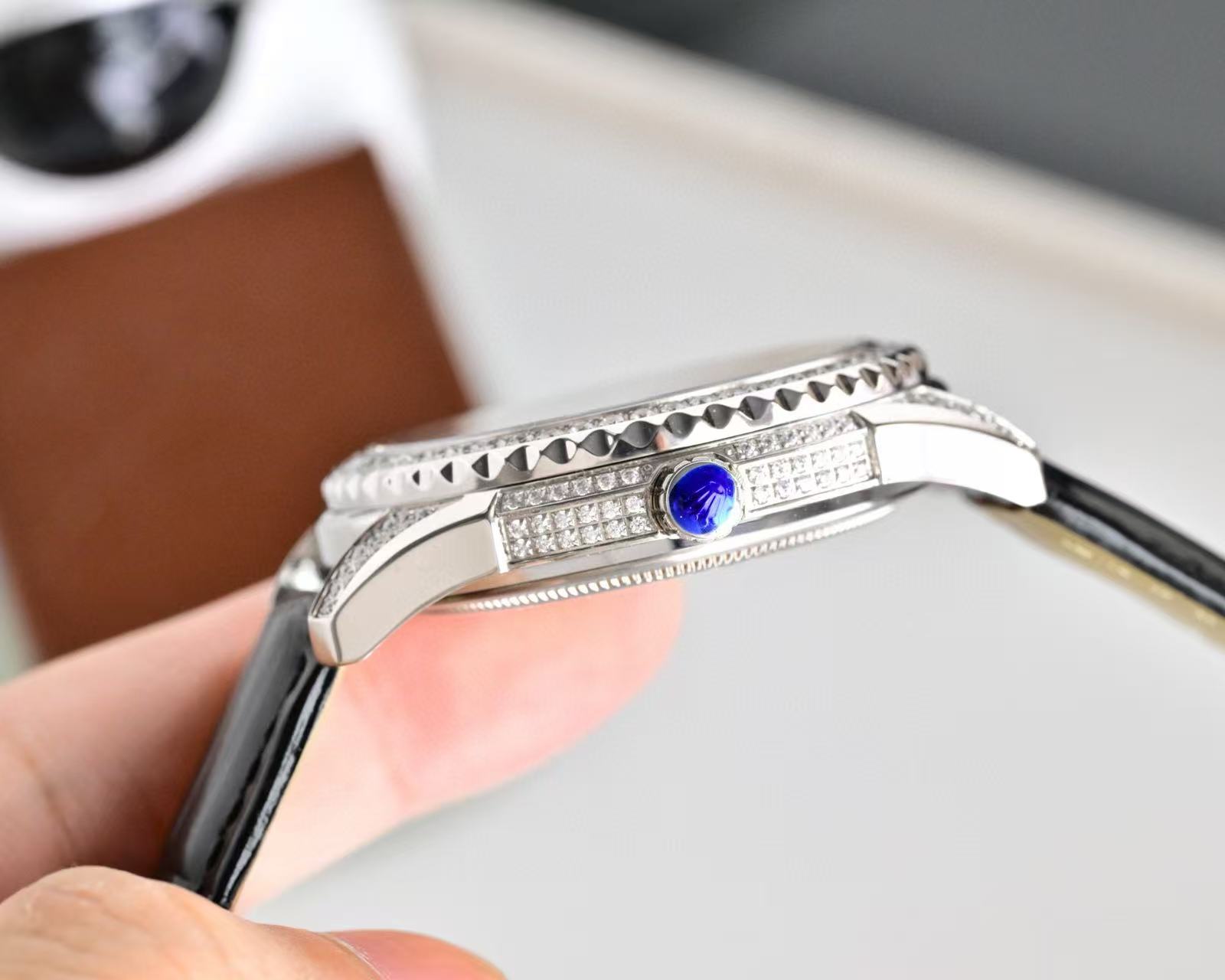 【RO1EX】高品質ダイヤモンドスタッズレザーストラップメンズウォッチ【50％割引+送料無料】