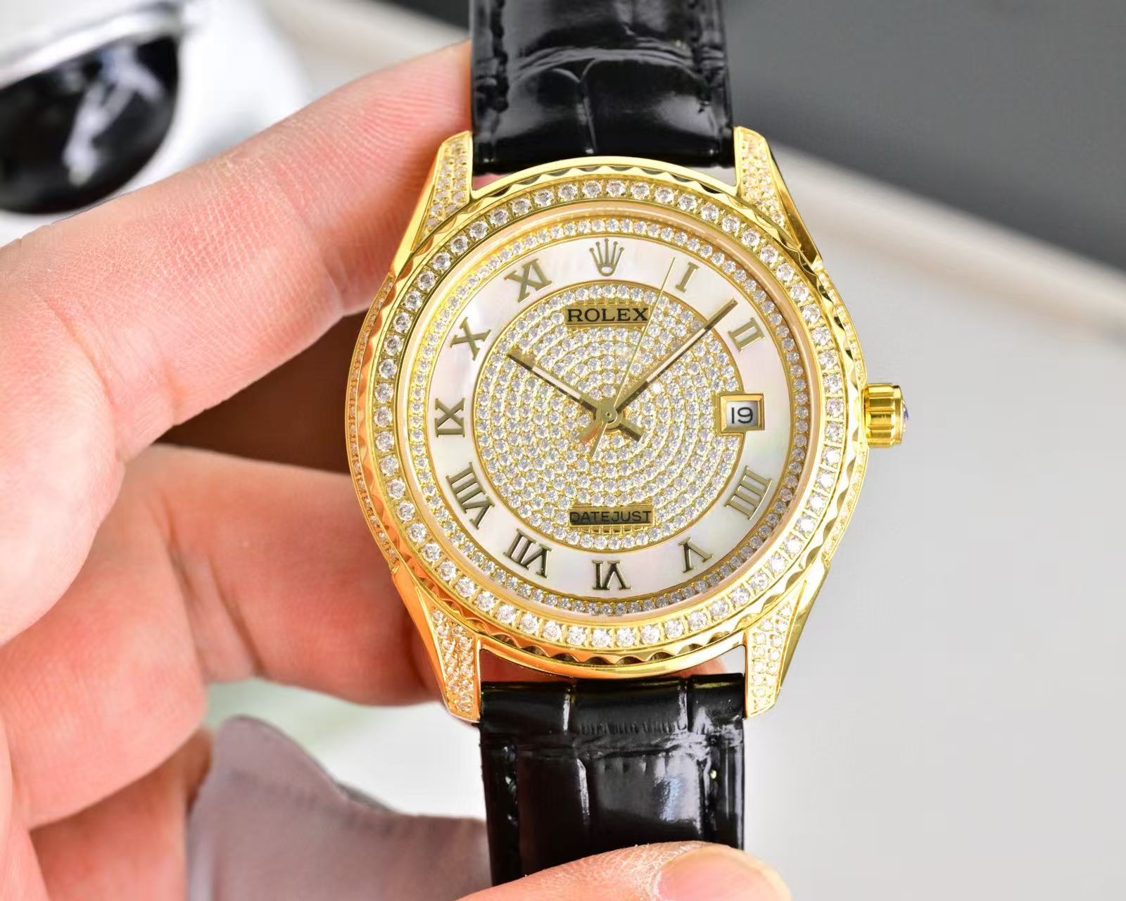 【RO1EX】高品質ダイヤモンドスタッズレザーストラップメンズウォッチ【50％割引+送料無料】