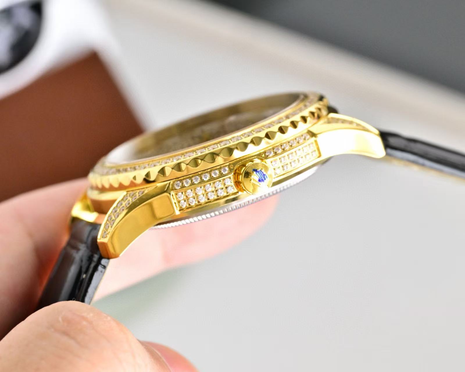 【RO1EX】高品質ダイヤモンドスタッズレザーストラップメンズウォッチ【50％割引+送料無料】