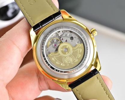 【RO1EX】高品質ダイヤモンドスタッズレザーストラップメンズウォッチ【50％割引+送料無料】