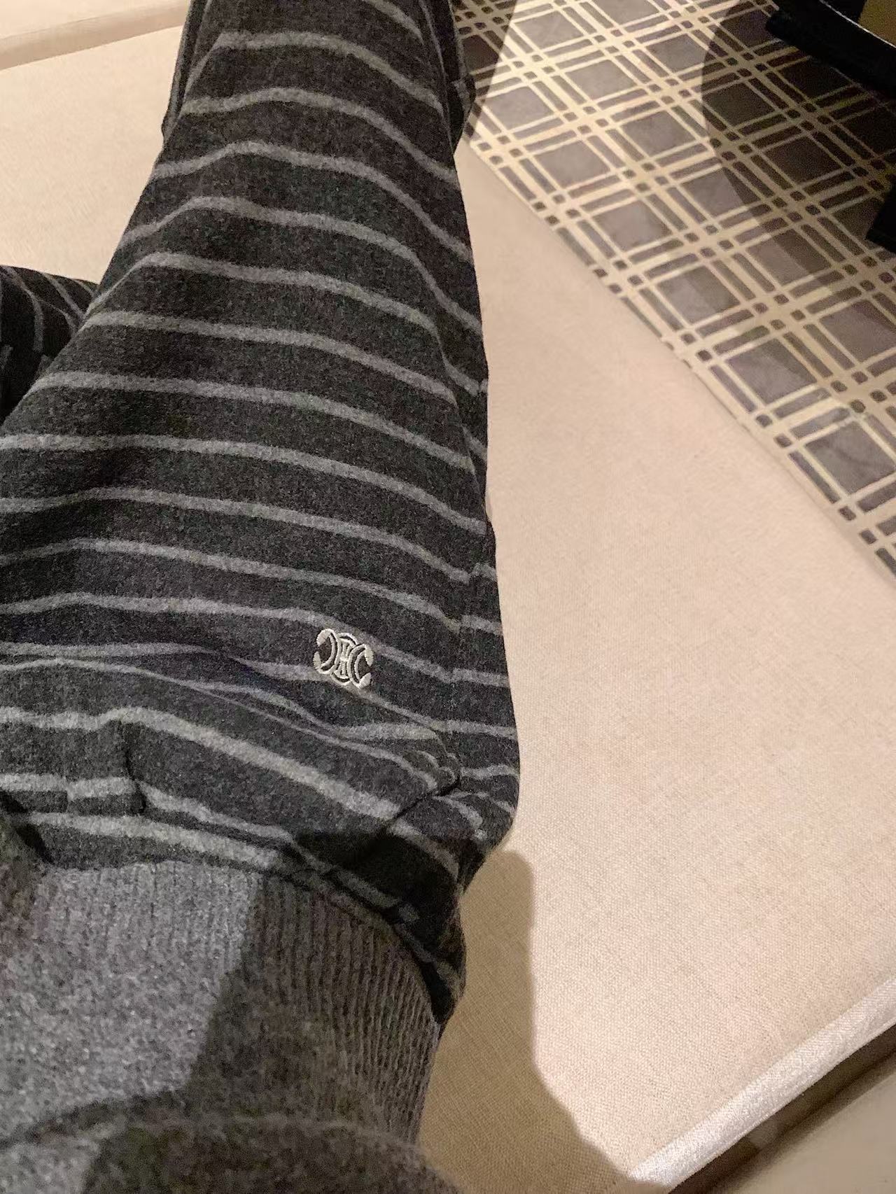 CEL1NE 凱旋門フリース裏地ストライプカジュアルパンツ【50％割引+送料無料】