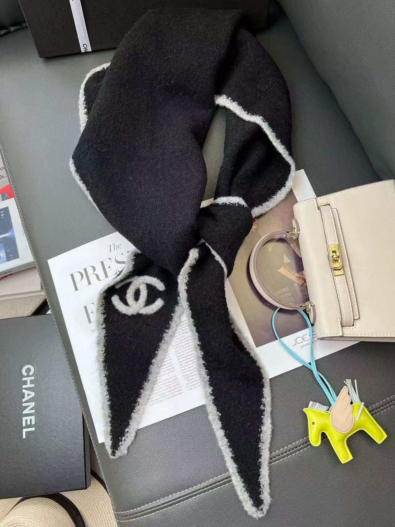 CHANE1 ダブルC カシミアスカーフ【50％割引+送料無料】