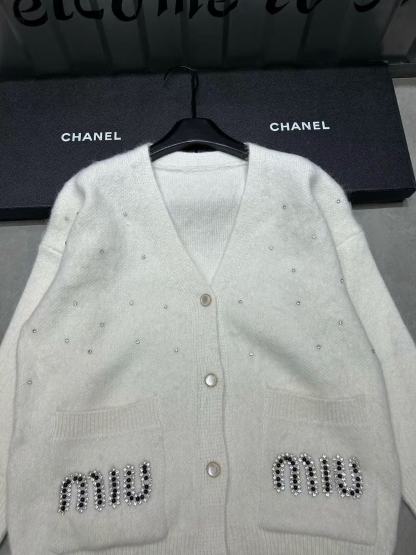 M1UM1U1Vネックダイヤモンドカーディガン【50％割引+送料無料】