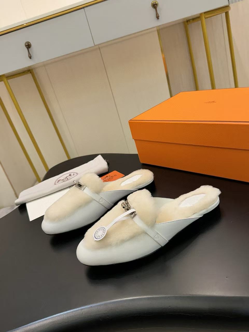 HERME5 高品質ウールスリッパ【50％割引+送料無料】