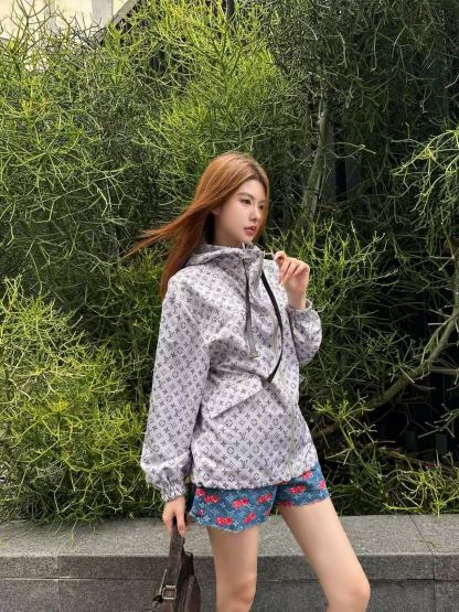 LVプリント ジップアップ フード付きジャケット【50％割引+送料無料】