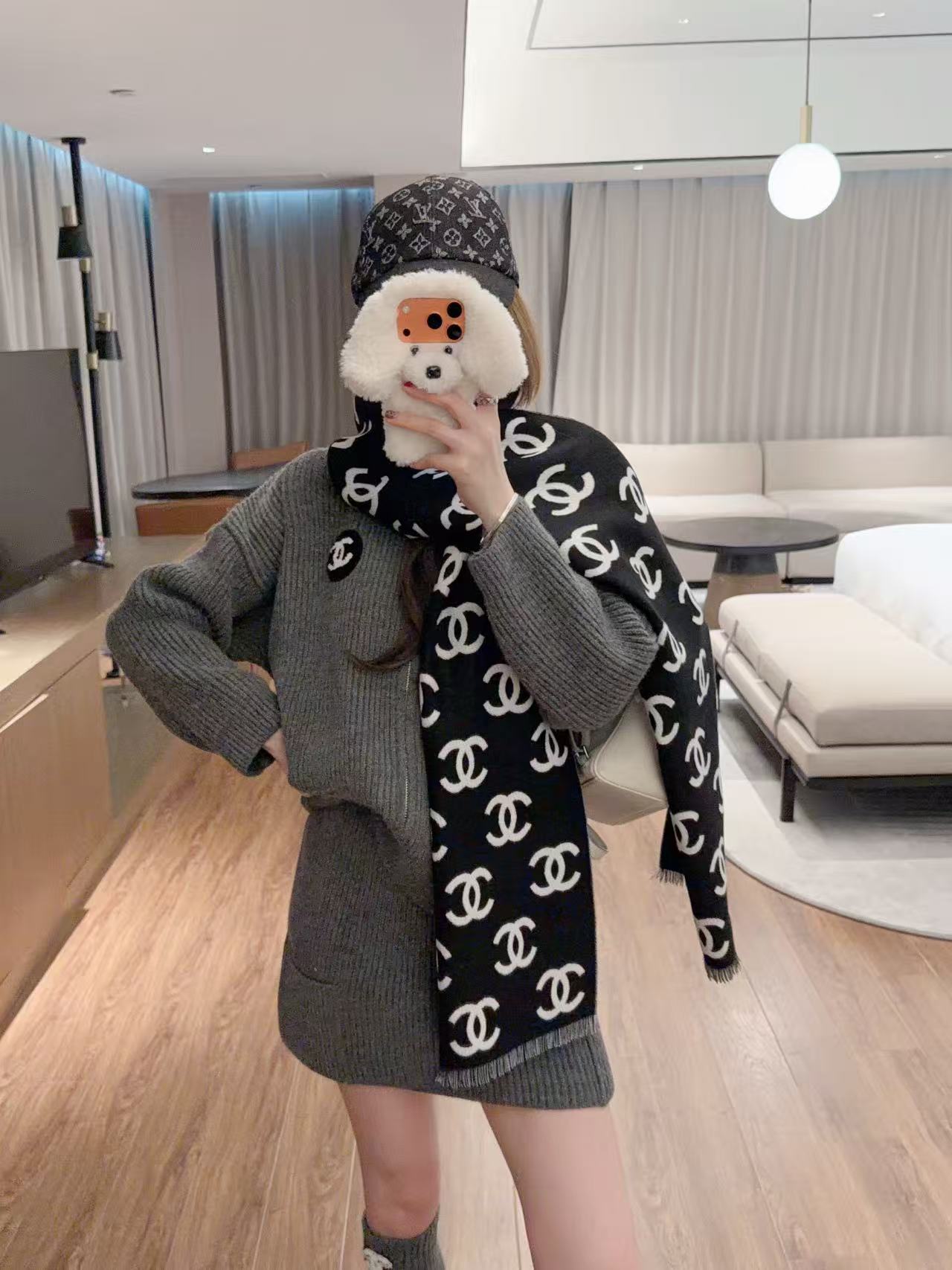 CHANE1 ダブルCロゴ入りカシミアスカーフ【50％割引+送料無料】