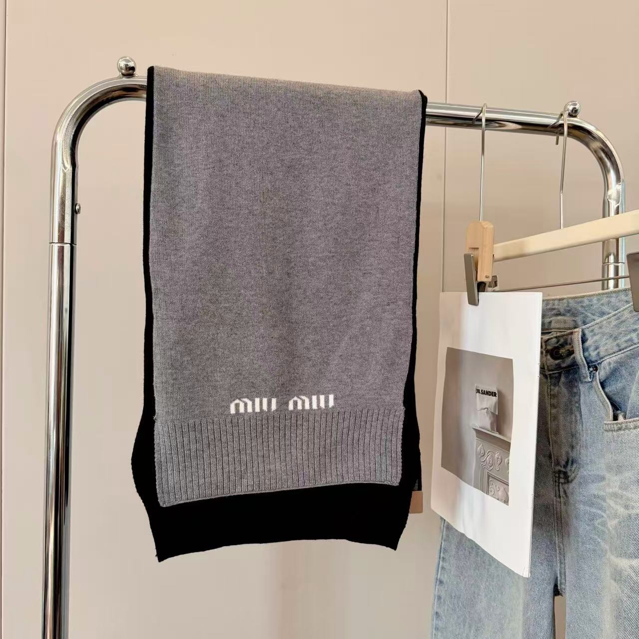 M1UM1U シンプルレターウールスカーフ【50％割引+送料無料】