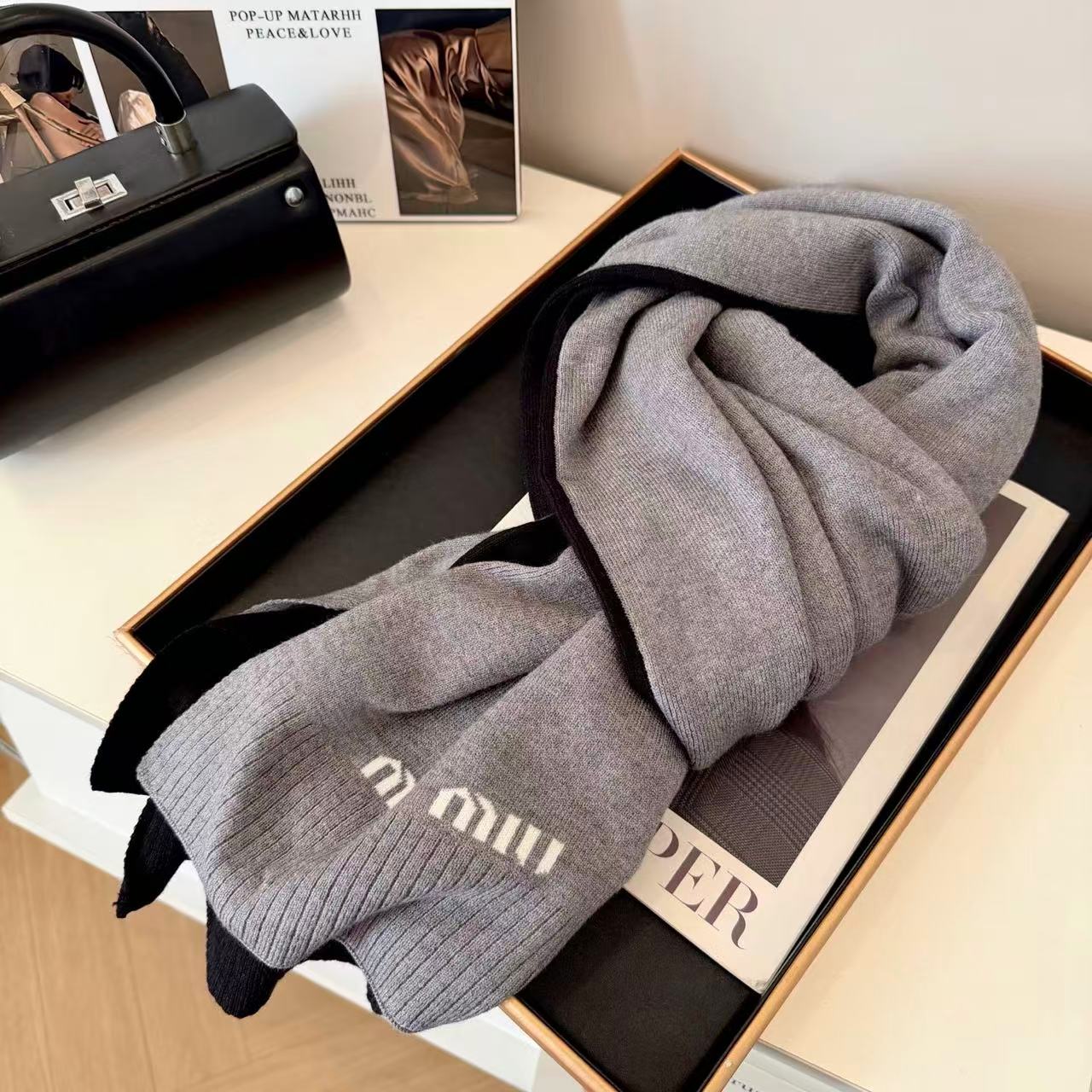 M1UM1U シンプルレターウールスカーフ【50％割引+送料無料】