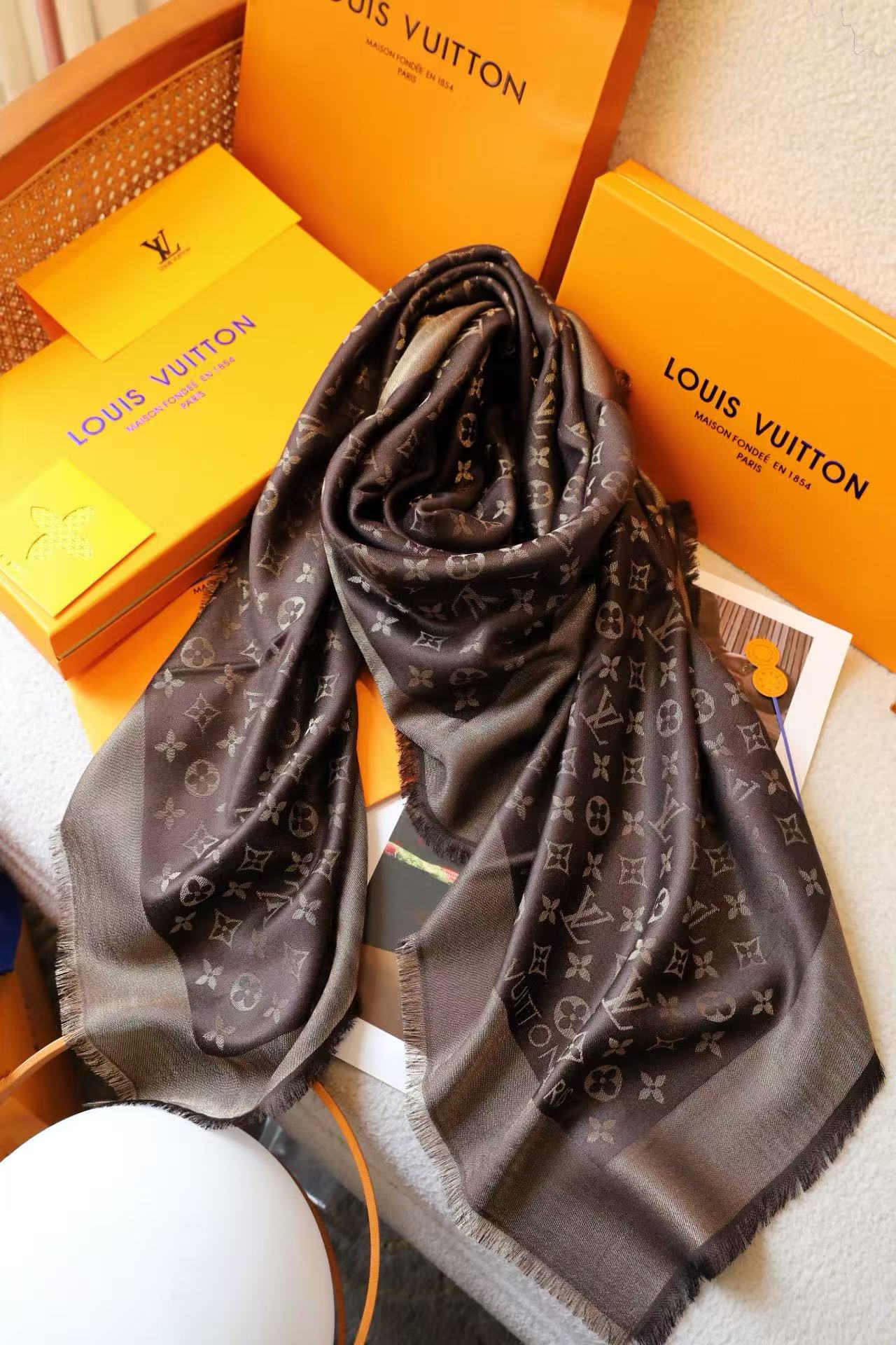 LVプリントウールスカーフ【50％割引+送料無料】