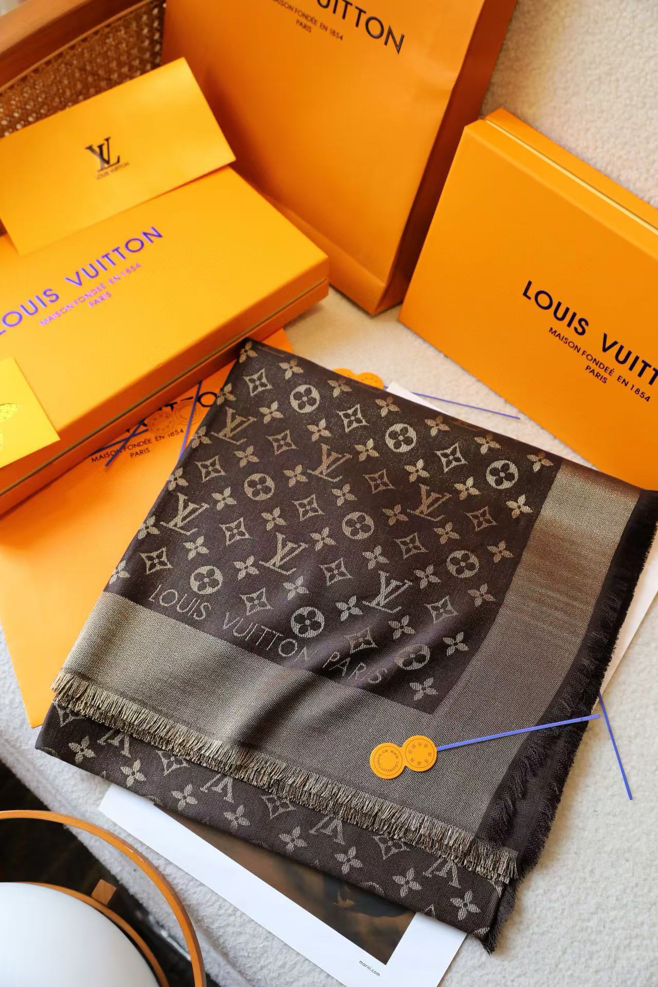 LVプリントウールスカーフ【50％割引+送料無料】