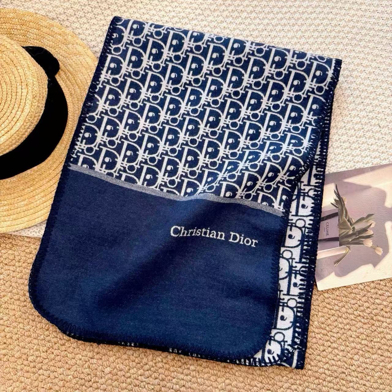 DIORのロゴ入りカラーブロックウールスカーフ【50％割引+送料無料】