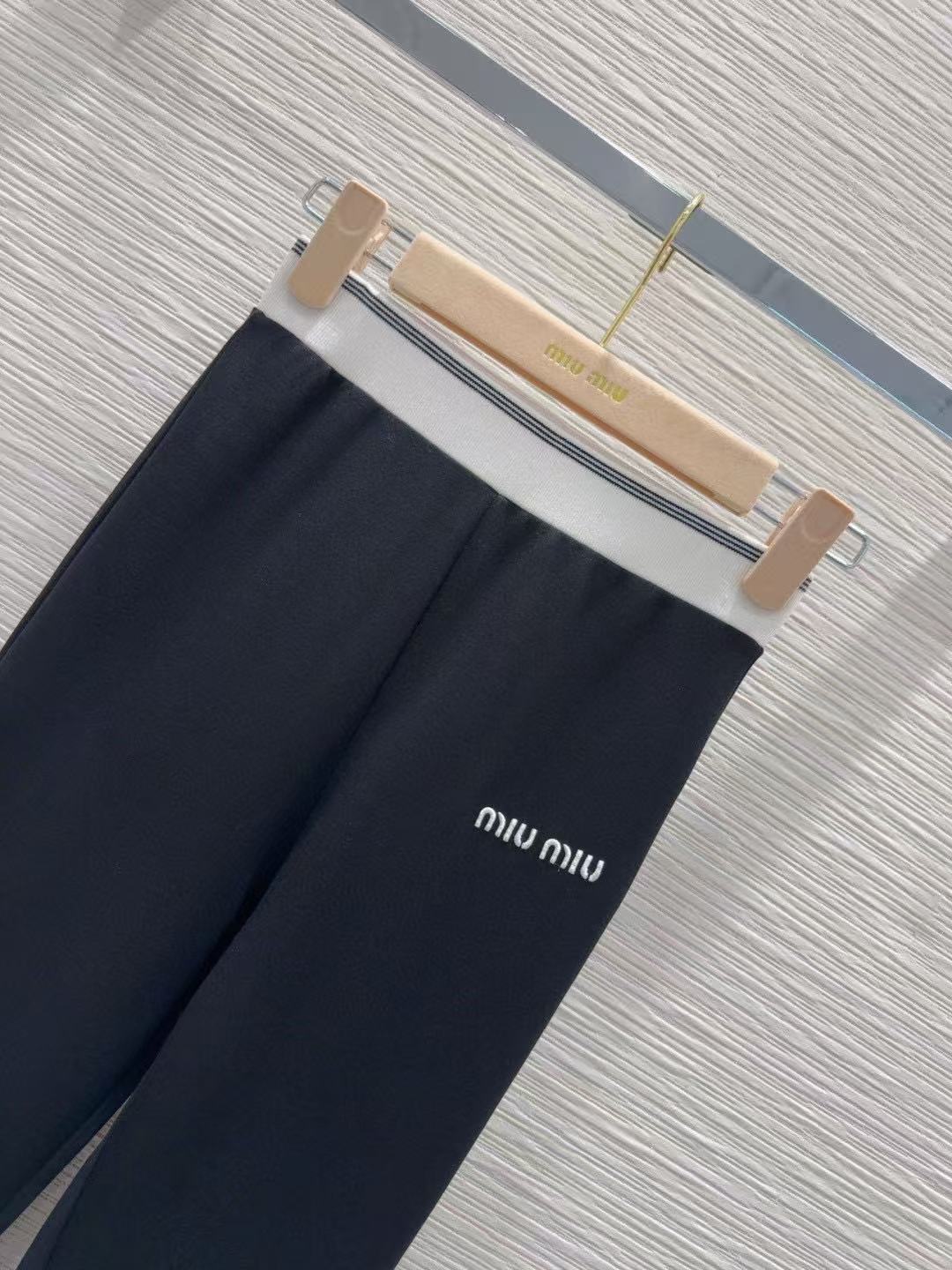 M1UM1U ミニマリスト レター レギンス【50％割引+送料無料】