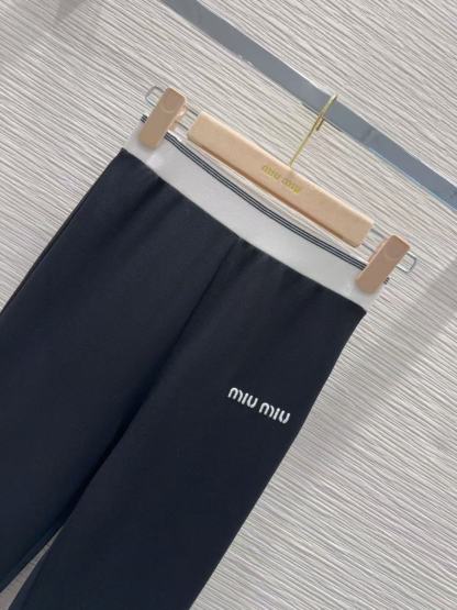 M1UM1U ミニマリスト レター レギンス【50％割引+送料無料】