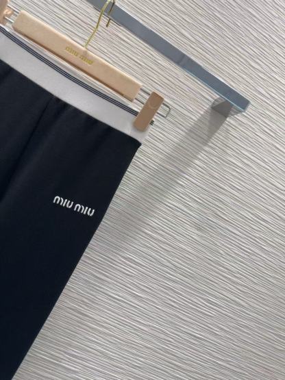 M1UM1U ミニマリスト レター レギンス【50％割引+送料無料】