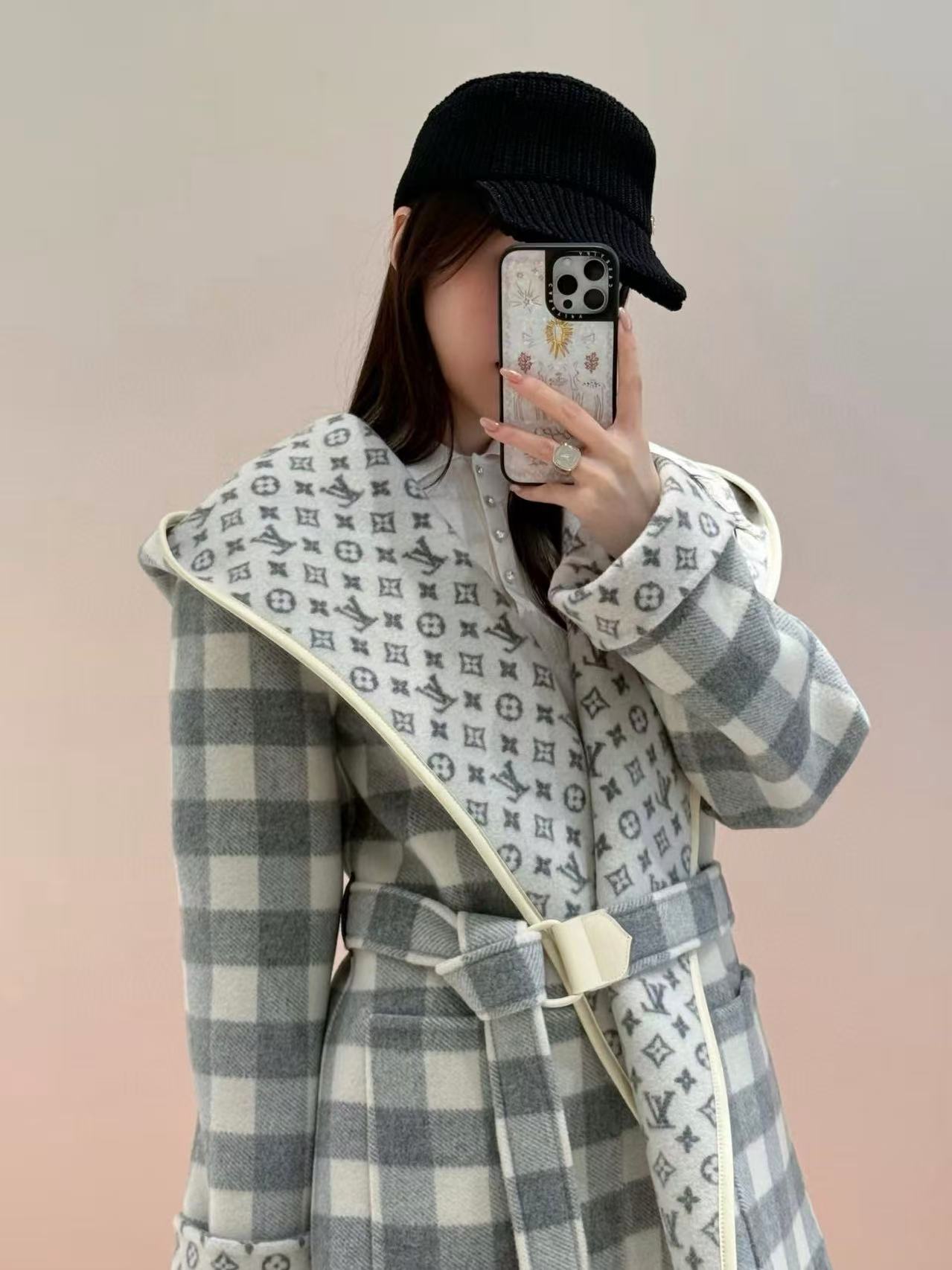 LV 両面チェック柄フード付きジャケット【50％割引+送料無料】