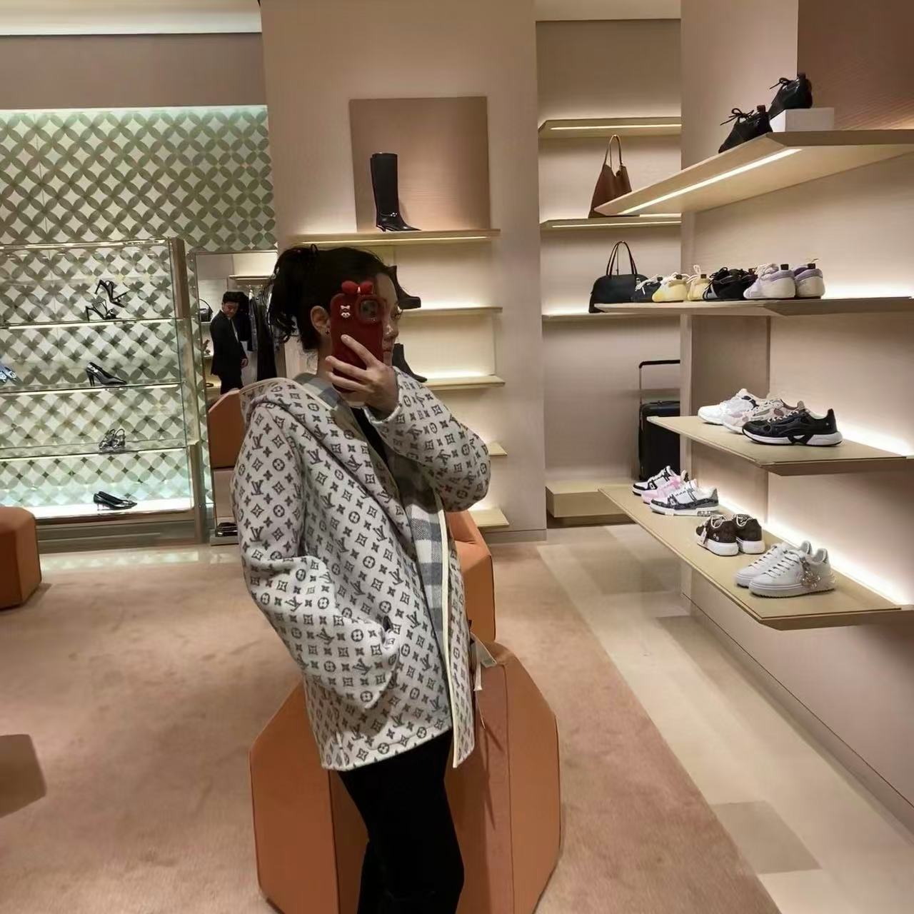 LV 両面チェック柄フード付きジャケット【50％割引+送料無料】