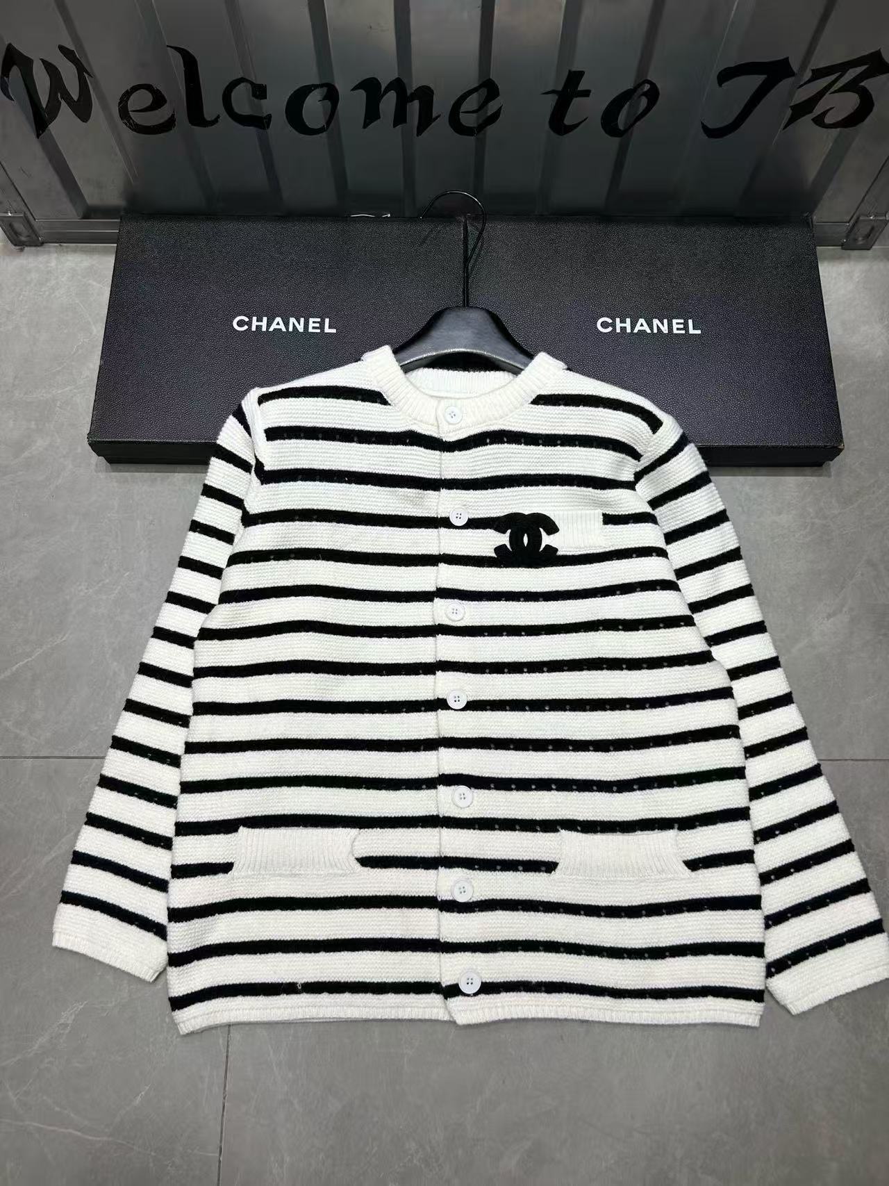 CHANE1 ダブルC ストライプウールカーディガン【50％割引+送料無料】