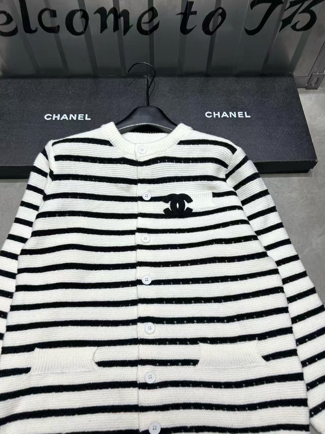 CHANE1 ダブルC ストライプウールカーディガン【50％割引+送料無料】