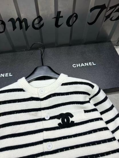 CHANE1 ダブルC ストライプウールカーディガン【50％割引+送料無料】